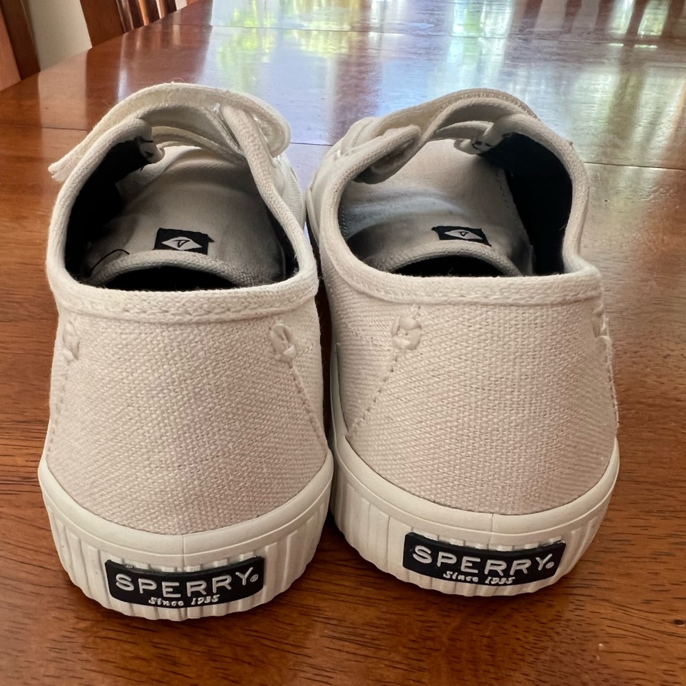 Sperry Sneakers. - Picture 2 of 4